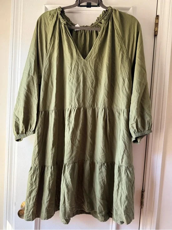 Caralyn Mirand “The Drop” Olive Green Tiered V-Neck Peasant Dress - Picture 1 of 3